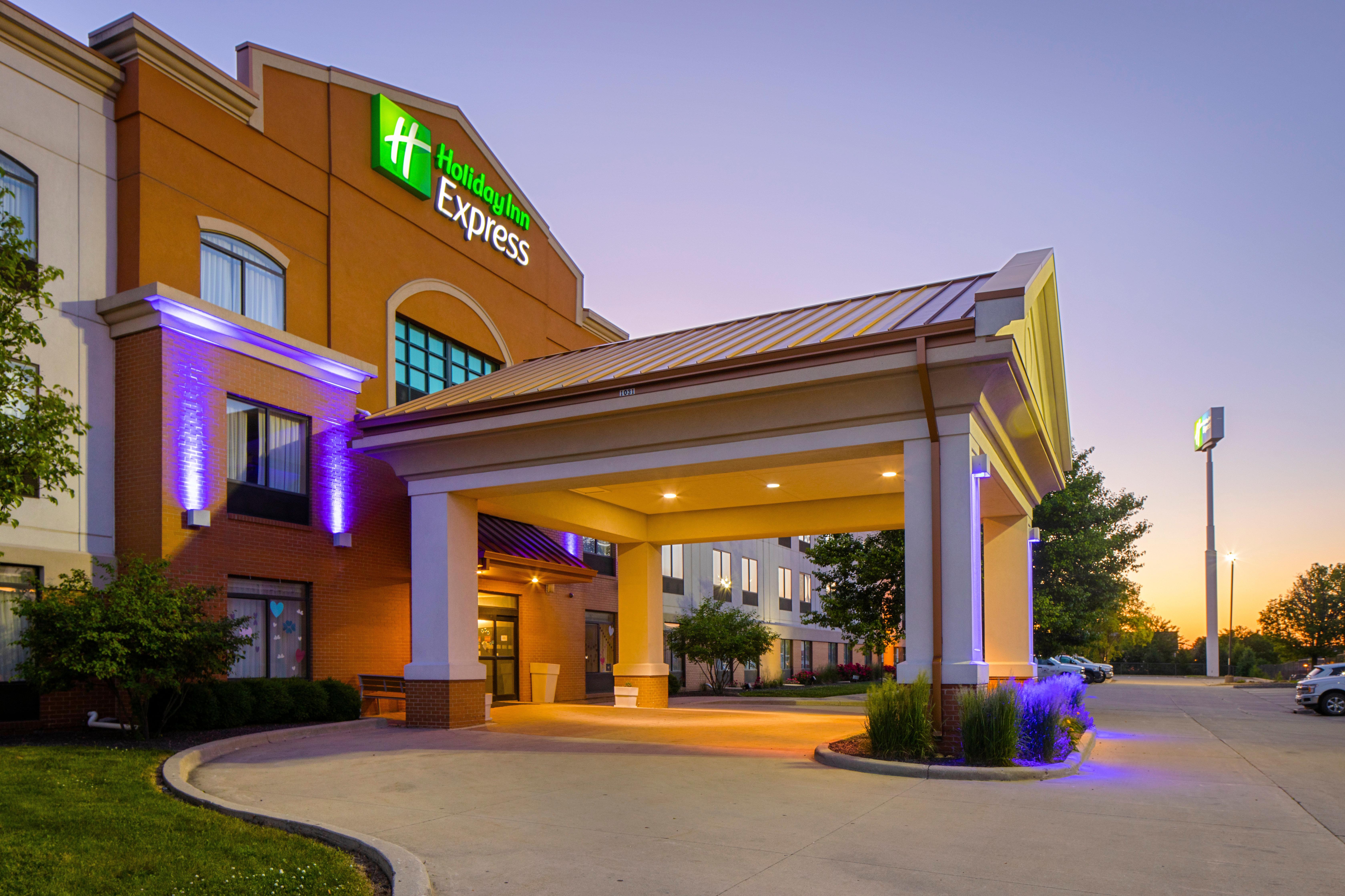 Holiday Inn Express Bloomington West By Ihg Экстерьер фото