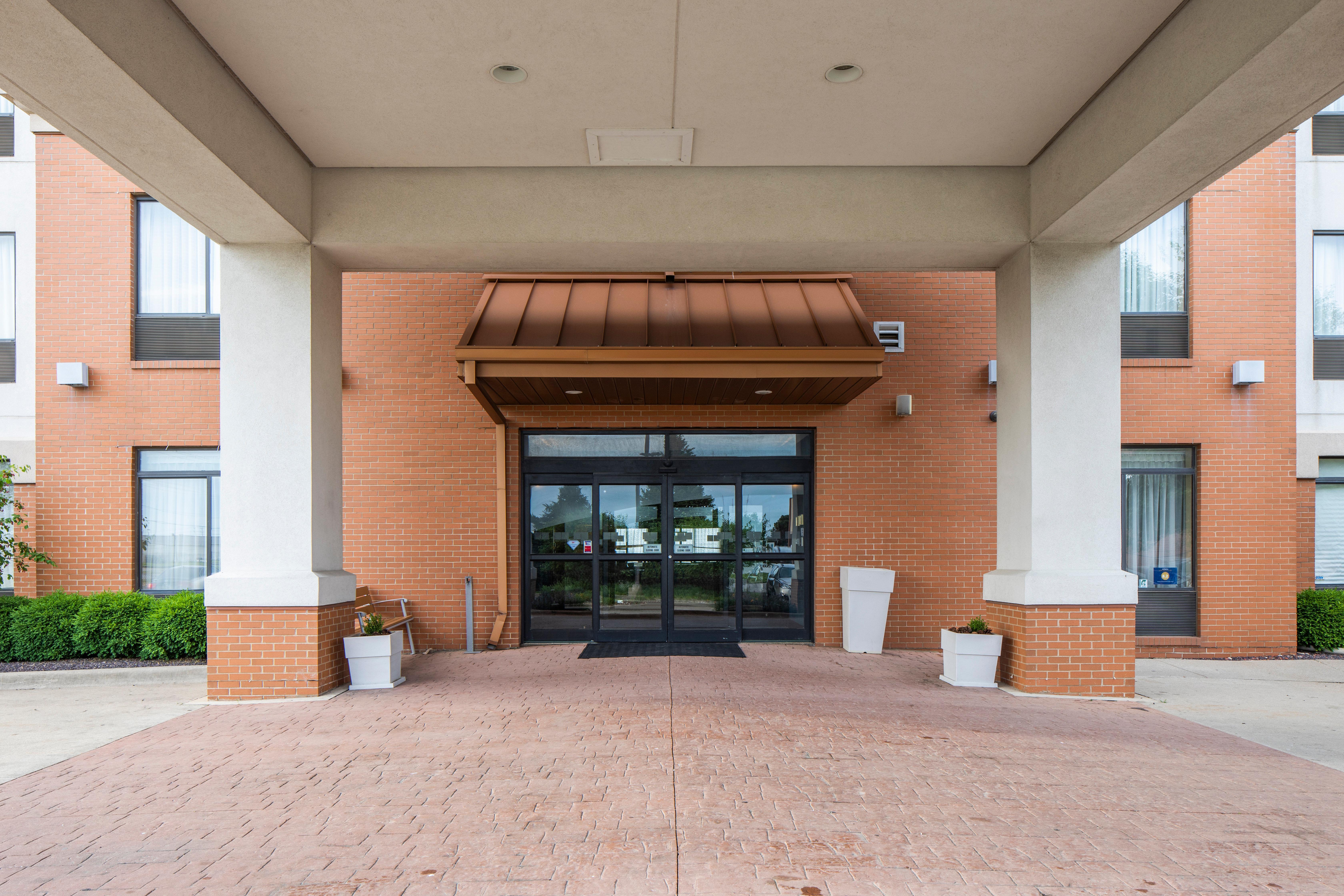 Holiday Inn Express Bloomington West By Ihg Экстерьер фото